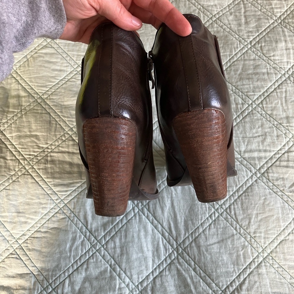 Very Volatile Booties - Picture 4 of 12